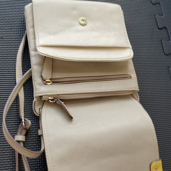 Naturalizer Crossbody - Picture 3 of 5